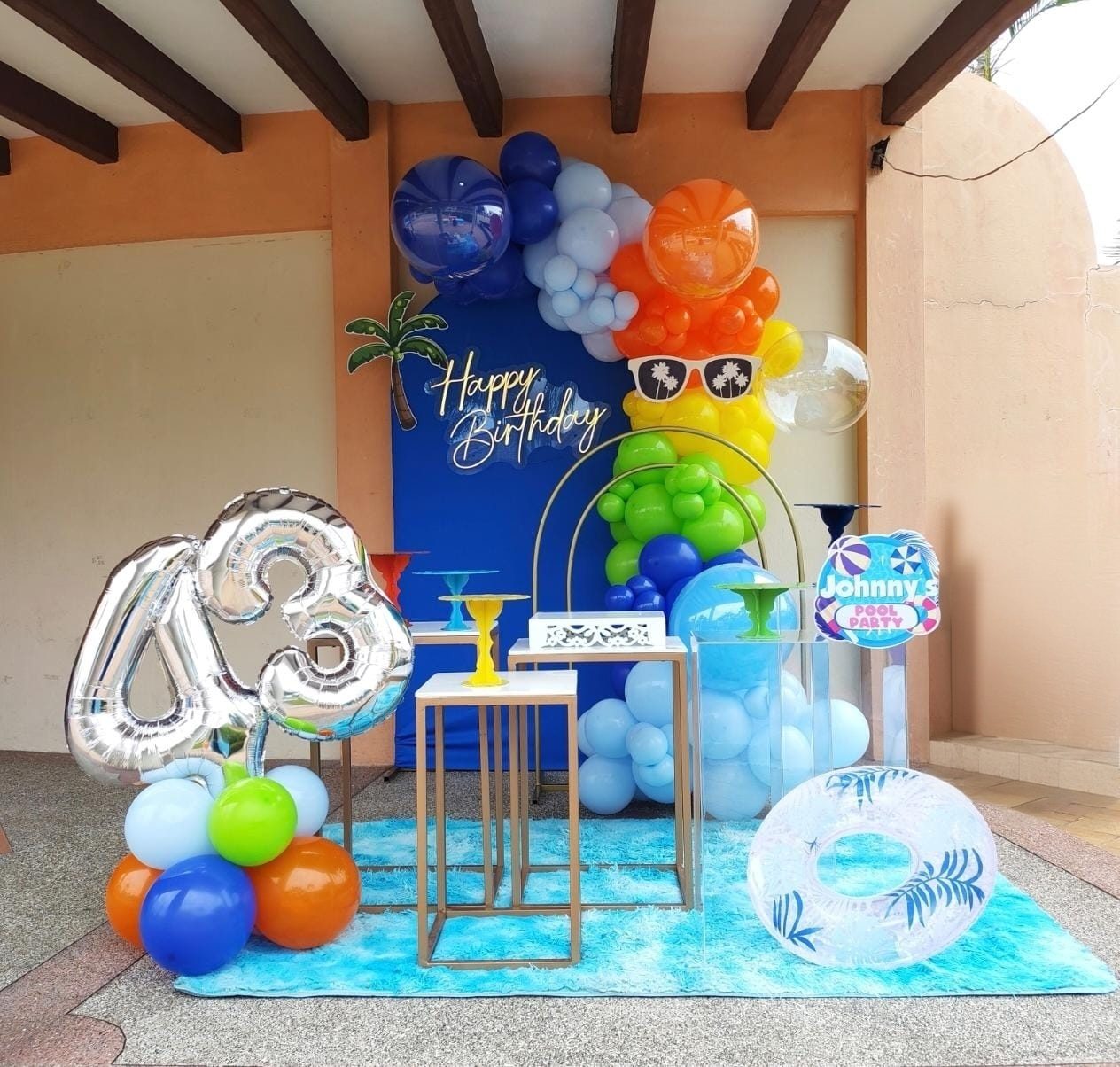 Pool Party · Johnny 43 años